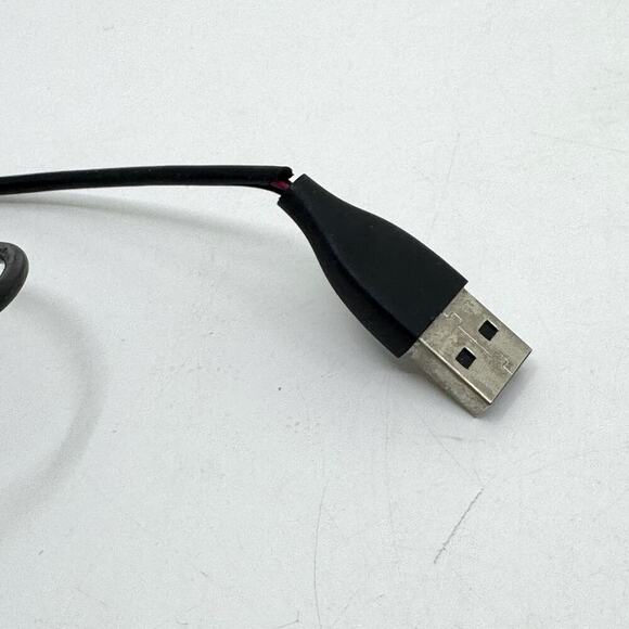 FITBIT Charge 2 Fitness / Activity Tracker Black with Charger + 3 Extra Bands - Picture 10 of 12